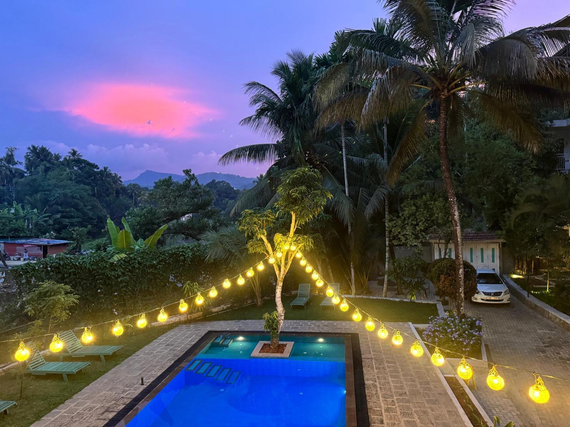 Heavens Holiday Resort Tennekumbura Exterior photo
